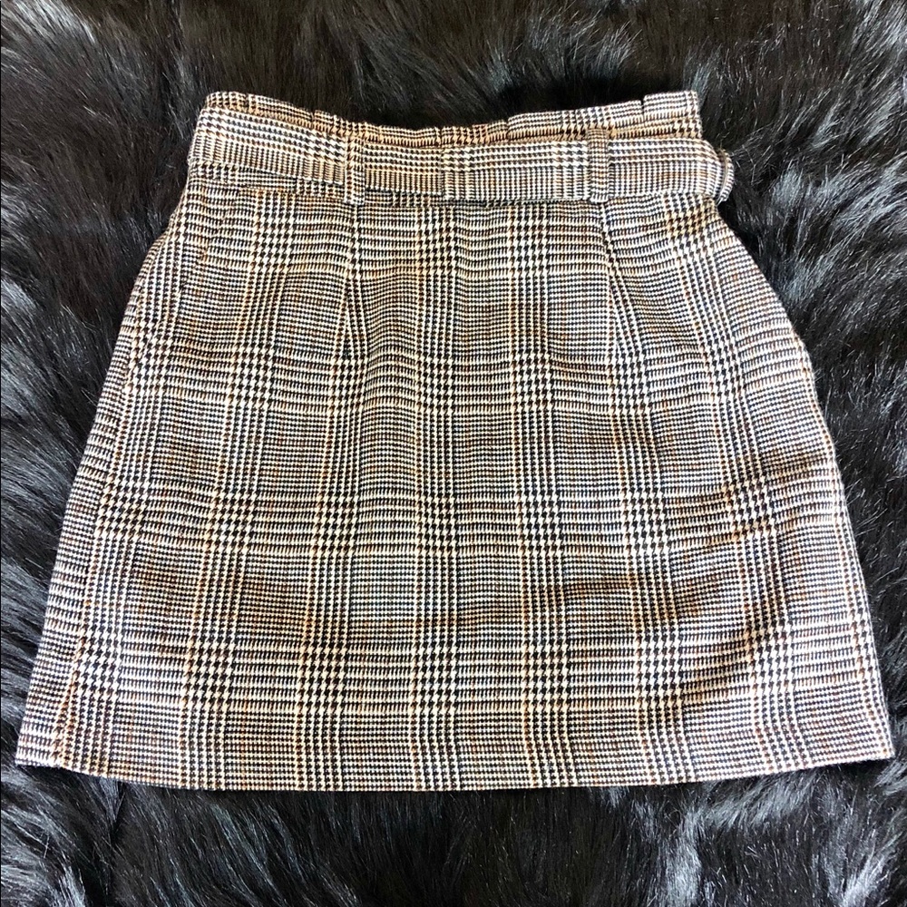 Small. Forever 21. Beige. Plaid. Skirt.